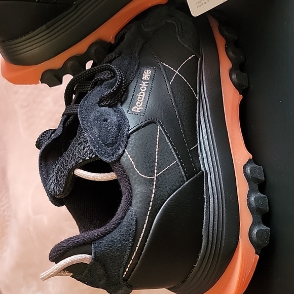 Reebok x Cardi B Classic Leather Low Womens 8 Black Orange - Picture 2 of 6
